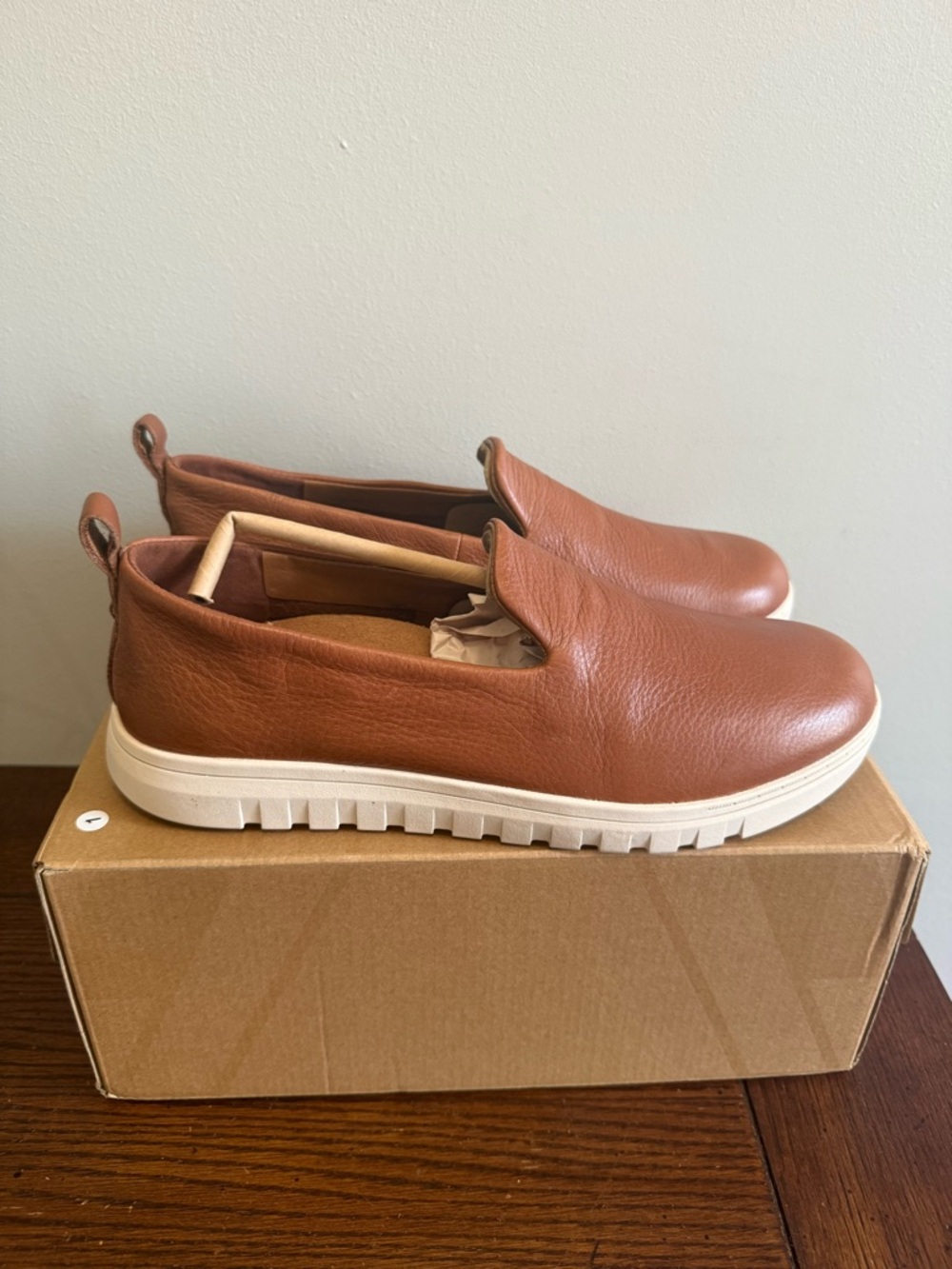 Vionic Uptown Willa Slip-On Leather Loafers Brown Tan 8.5 wide - Picture 2 of 7